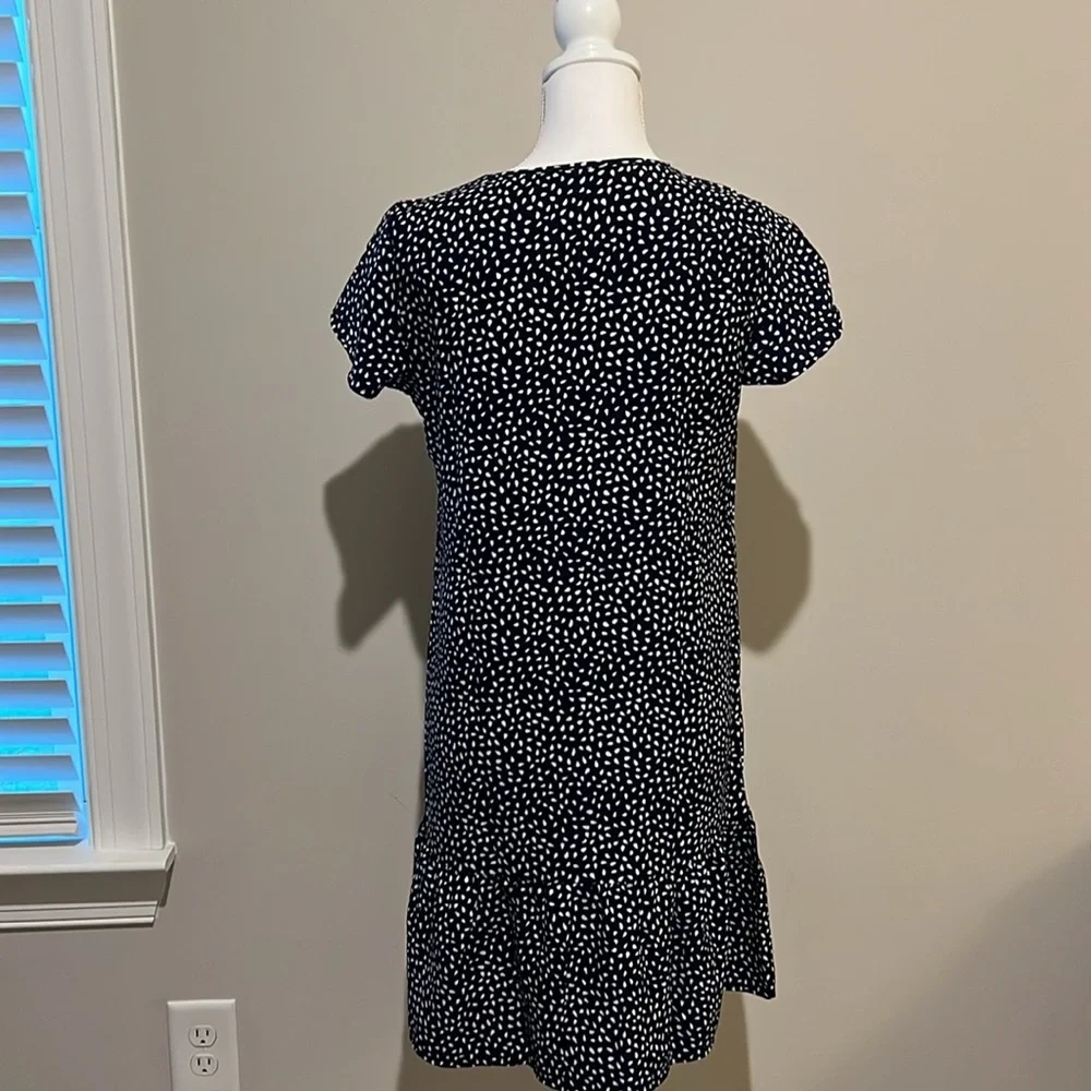 EUC Women’s Small 4 6 Black White Flowy Dress‎ Button Front Comfy Drop Dress